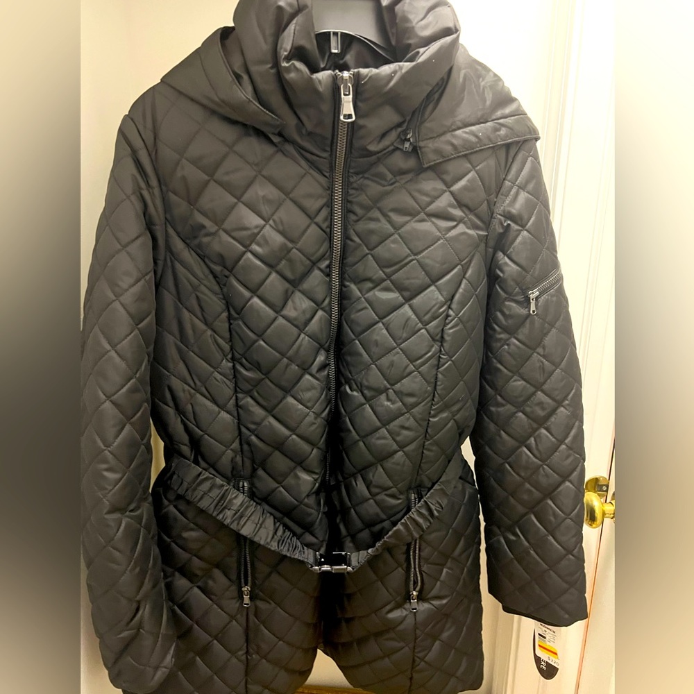 BRAND NEW NEVER WORN BLACK PUFFER